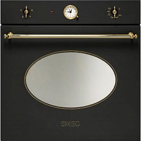 Духовой шкаф чёрного цвета в стиле ретро Smeg SC800GVA8