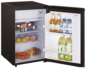 Малогабаритный холодильник с морозильной камерой Kraft BR 75 I