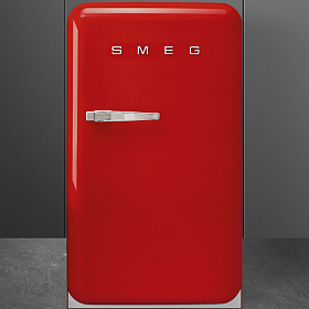 Маленький ретро холодильник Smeg FAB10RR фото 4 фото 4