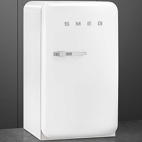 Маленький ретро холодильник Smeg FAB10RB фото 3 фото 3