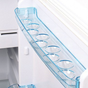 Малогабаритный холодильник с морозильной камерой Бирюса 10 фото 3 фото 3