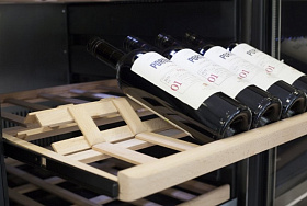 Винный шкаф с охлаждением CASO WineComfort 1800 Smart фото 4 фото 4