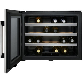 Узкий встраиваемый винный шкаф Electrolux ERW0670A