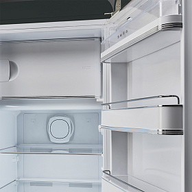 Чёрный маленький холодильник Smeg FAB28RDBLV3 фото 3 фото 3