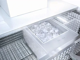 Большой встраиваемый холодильник Miele F 2811 Vi фото 3 фото 3