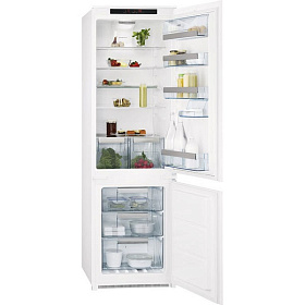 Узкий двухкамерный холодильник с No Frost AEG SCT91800S0
