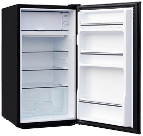 Узкий холодильник TESLER RC-95 black