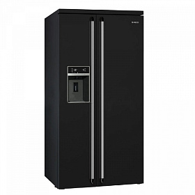 Большой чёрный холодильник Smeg SBS963N