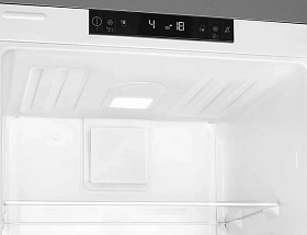 Узкий двухкамерный холодильник Smeg C8175TNE фото 2 фото 2