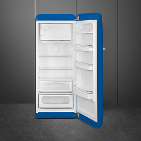 Холодильник голубого цвета в ретро стиле Smeg FAB28RBE3 фото 2 фото 2
