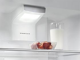 Встраиваемый двухкамерный холодильник AEG SKE81826ZC фото 4 фото 4